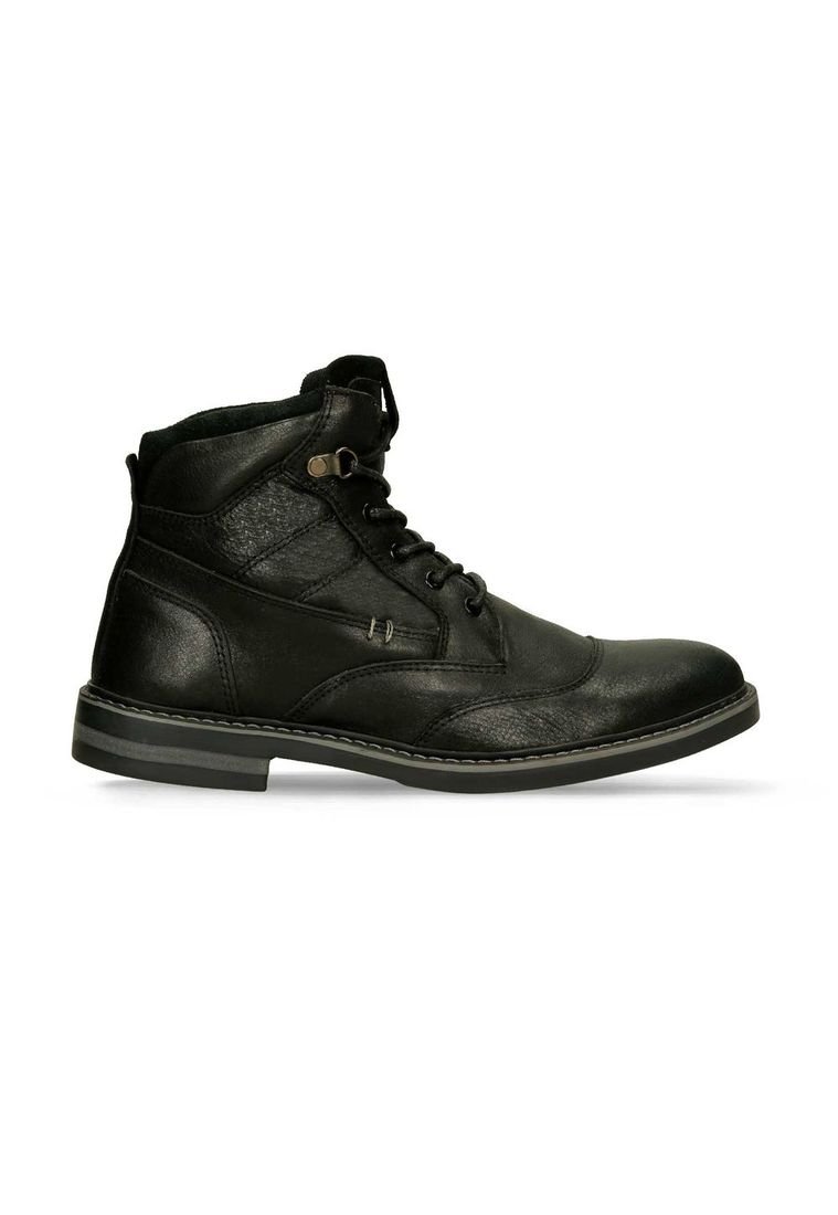 Botas best sale hombre bata