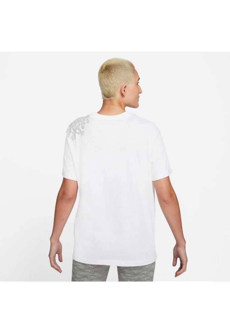 CAMISETA NIKE MUJER BOYFRIEND PATCH - Compra Ahora | Dafiti Colombia