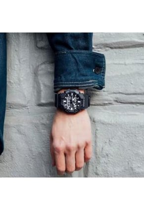 Reloj G-Shock Modelo GA-010-1ADR Negro Hombre