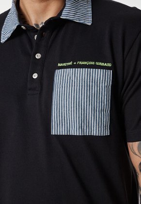 Polo Negro-Azul-Verde Neón MARITHE FRANCOIS GIRBAUD