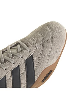 TENIS ADIDAS HOMBRE ADIPISTA - HQ9164