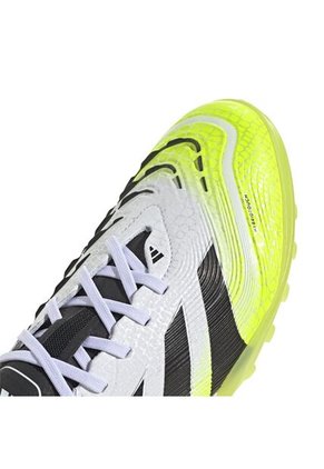 Guayos Predator Pro Pasto Sintético