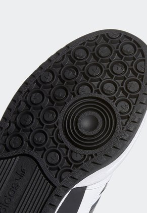 Tenis Lifestyle Blanco-Negro adidas Originals Forum Low.