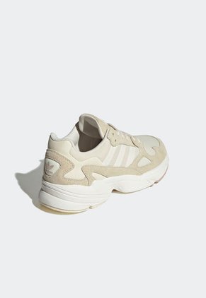 Tenis Lifestyle Beige-Blanco adidas Originals Falcon