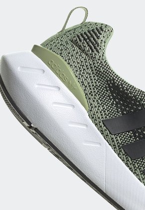 Tenis Running Verde-Blanco-Negro adidas Originals Swift Run 22