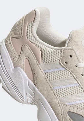 Tenis Lifestyle Beige-Blanco-Rosa adidas Originals Falcon