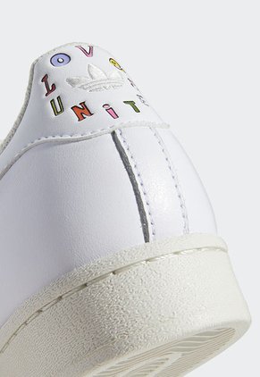 Tenis Lifestyle Blanco-Multicolor adidas Originals Superstar Pride