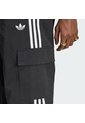 Pantalón Negro Adidas Cargo Adicolor Classics 3 Rayas Hombre de adidas Originals