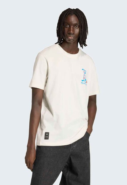 Camiseta adidas Originals Copa Mundial de la FIFA 26 Striker Mascot Marfil
