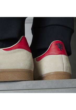 Adidas Originals Tenis Adidas Unisex Gazelle Terrace Manchester United - Rojo Tenis