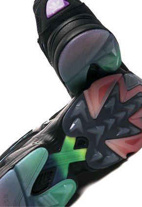 Tenis Lifestyle Negro-Amarillo-Verde adidas Originals Yung-96 Chasm