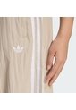 Pantalón Beige Adidas Firebird Adilenium Mujer de adidas Originals