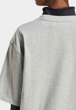 Camiseta adidas Originals Essentials Boyfriend Gris