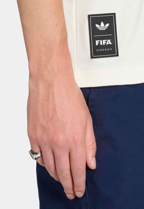 Camiseta adidas Originals Archive Country Flag Marfil