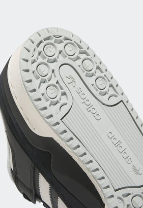 Tenis Lifestyle Negro-Marfil-Gris adidas Originals Forum Low