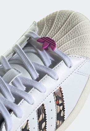 Tenis Lifestyle Blanco-Negro-Beige adidas Originals Superstar