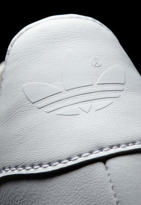 Tenis Lifestyle Blanco-Dorado adidas Originals Gazelle