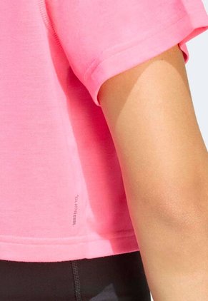 Camiseta adidas Performance Train Essentials Boxy Rosa
