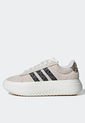 Tenis Lifestyle Beige-Marfil-Gris adidas Performance Grand Court Platform de adidas Performance