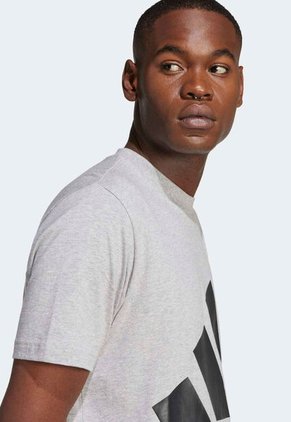 Camiseta adidas Sportswear Essentials Gris