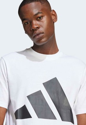 Camiseta adidas Sportswear Essentials Blanco