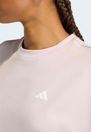 Camiseta adidas Performance PrimeLift Essentials Lila
