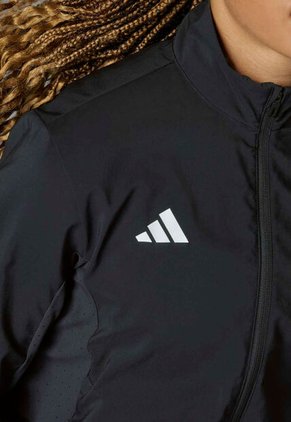 Chaqueta adidas Performance  Adizero Essentials Negro