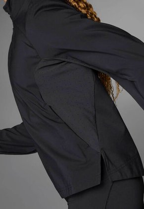 Chaqueta adidas Performance  Adizero Essentials Negro