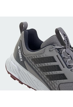 Tenis Trail Gris Adidas Tracefinder Hombre