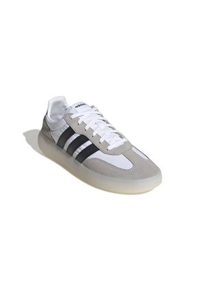 TENIS ADIDAS HOMBRE JI2315 BARREDA DECOD Talla 7