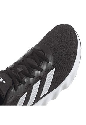 TENIS ADIDAS UNISEXO ID5253 SWITCH MOVE Talla 8.5