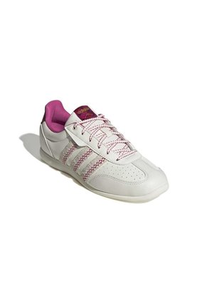 TENIS ADIDAS MUJER KI3349 BARREDA Talla 7