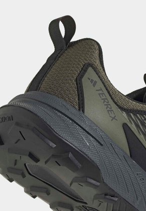 Tenis Trail Running adidas TERREX Tracefinder Verde