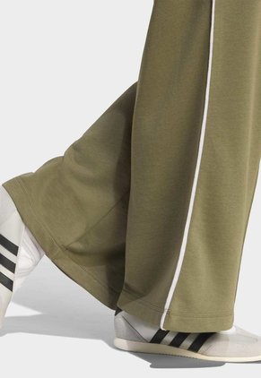 Pantalón Sudadera adidas Sportswear Seasonal Essentials Verde Oliva