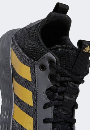Tenis Basketball Gris-Dorado-Negro adidas Performance OwnTheGame 2.0