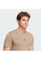 Camiseta Entrenamiento Beige Adidas Designed For Hombre de adidas Performance