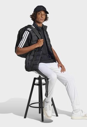 Camiseta adidas Sportswear Essentials Negro