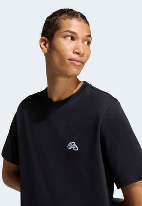 Camiseta adidas Sportswear Graphic Summer Slide Trim Negro