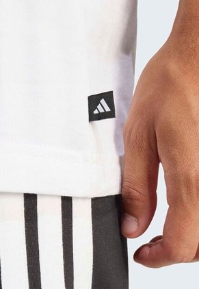 Camiseta adidas Sportswear Graphic Mini Embroidery Surfing Blanco