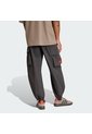 Pantalón Negro Adidas Elevated Tejido Audi Revolut F1 Team Hombre de adidas Performance