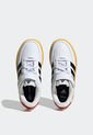 Tenis Lifestyle Blanco-Negro-Miel adidas Kids Breaknet x Mickey Mouse de adidas Performance