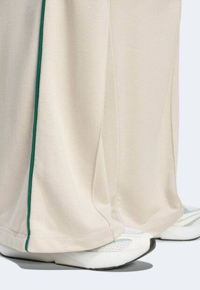 Pantalón adidas Sportswear Seasonal Essentials Beige