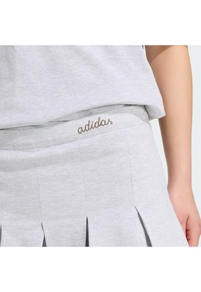 Falda Verde Adidas Con Licras Interiores Seasonal Essentials Colorpop Gris