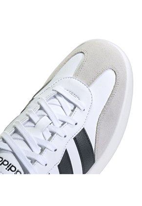 TENIS ADIDAS HOMBRE JI2306 BARREDA Talla 9.5