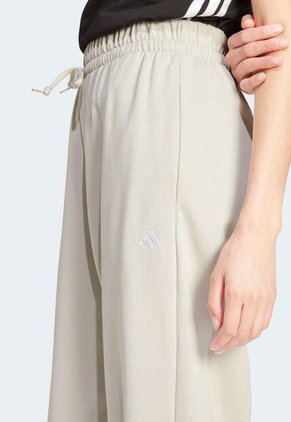 Pantalón adidas Sportswear Essentials Beige