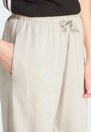 Pantalón adidas Sportswear Essentials Beige