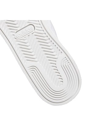 TENIS ADIDAS UNISEXO KI6336 JUMP HOOK LOW Talla 6