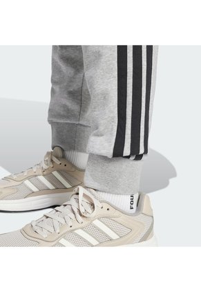 Pantalón Gris Adidas Essentials French Terry 3 Bandas Hombre