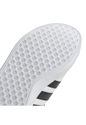 TENIS ADIDAS HOMBRE GW9250 GRAND COURT B Talla 10.5