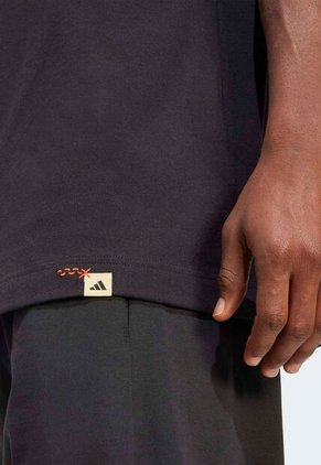 Camiseta adidas Sportswear Graphic Doodle Hunt Bike Negro